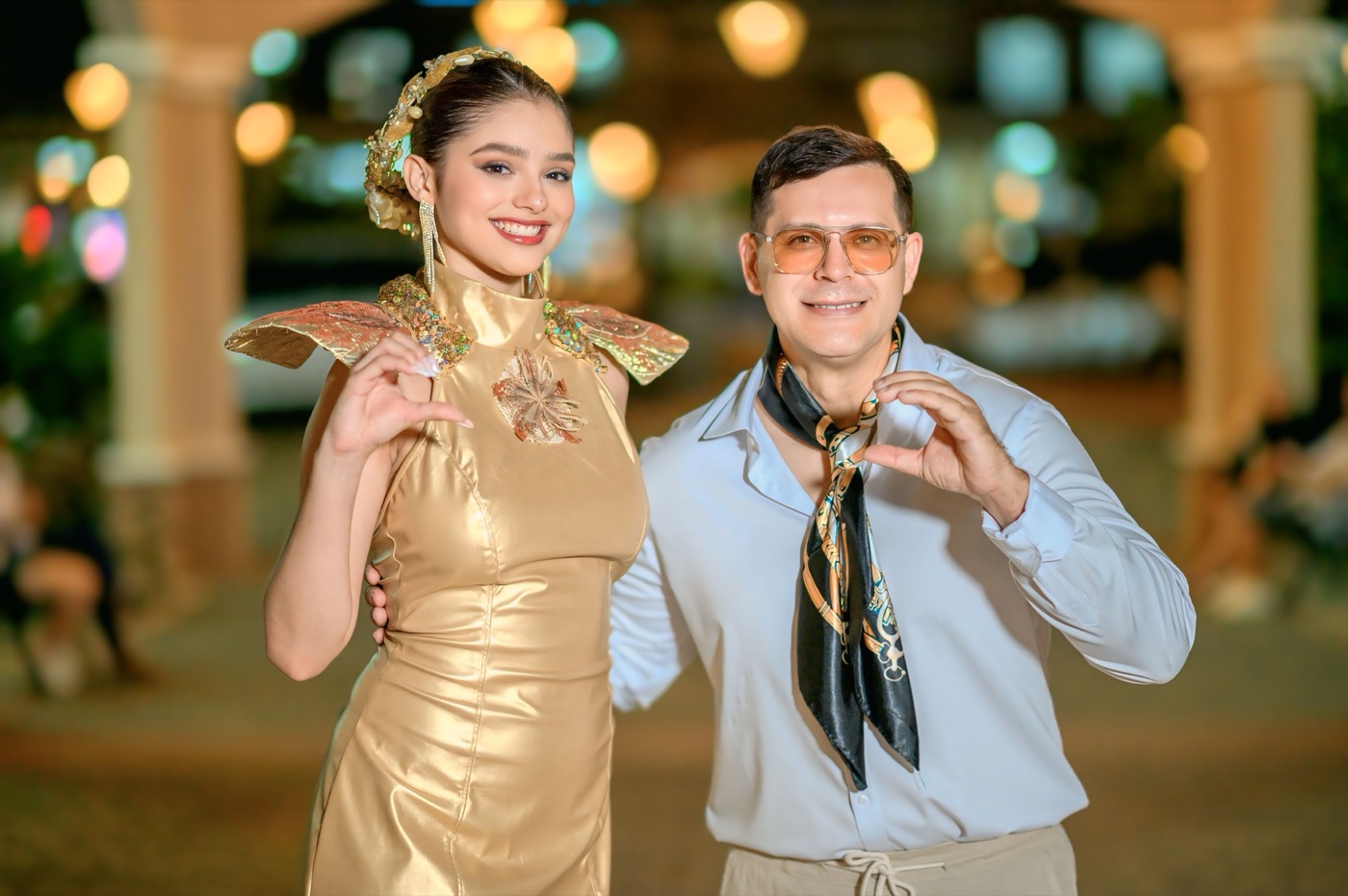 Angely Benítez, Miss Expo 2024, con Cristian Fernández